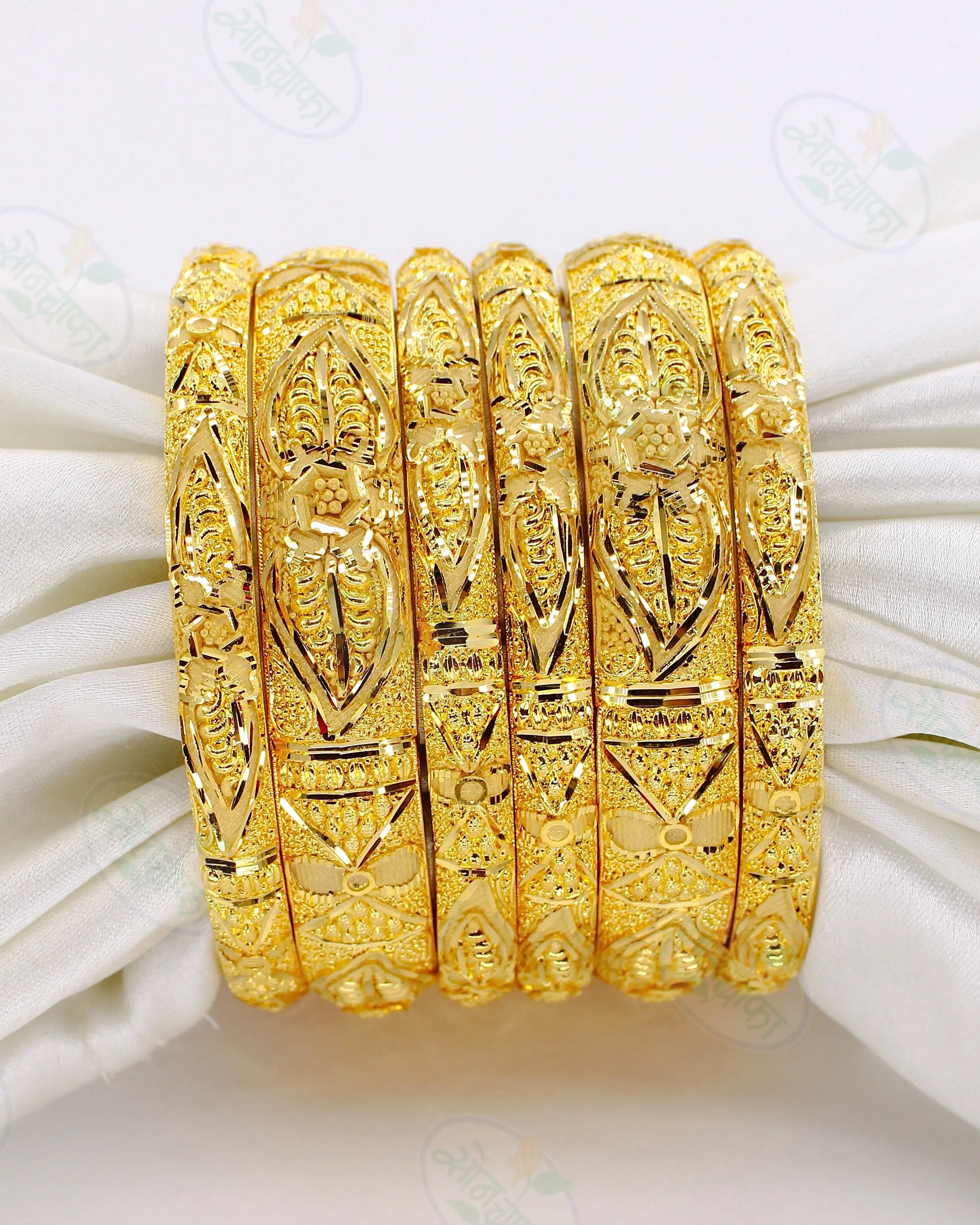 BLOSSOM GOLD PLATED BANGLES