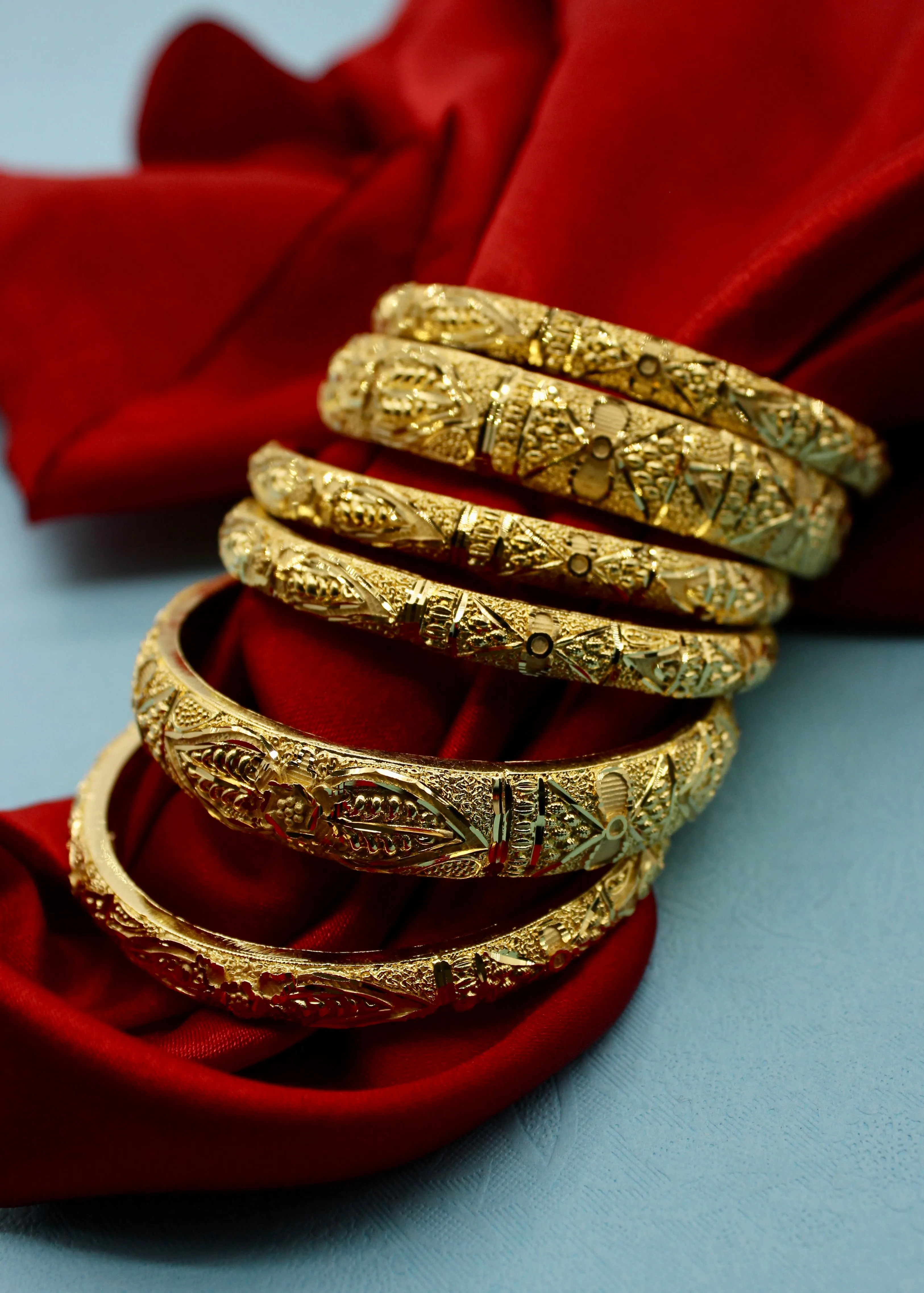 BLOSSOM GOLD PLATED BANGLES